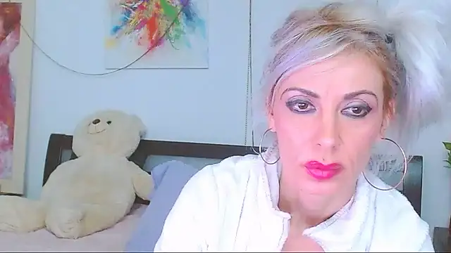 HoneyLara's cam snapshot