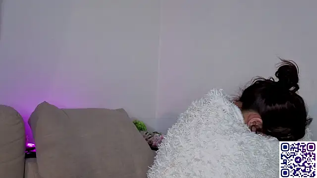 ColettaMejias live sex cam