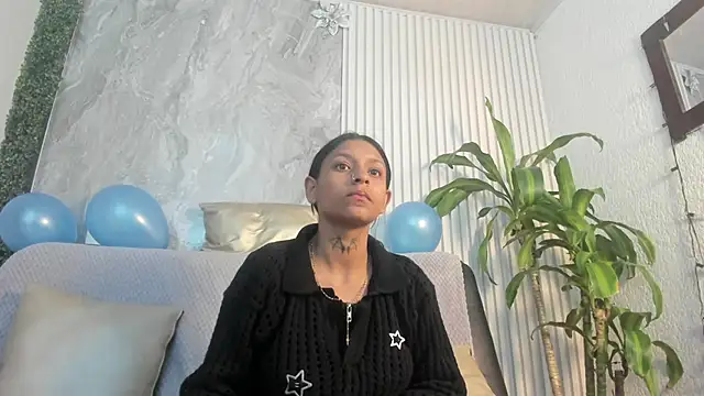 LesliePetit's cam snapshot