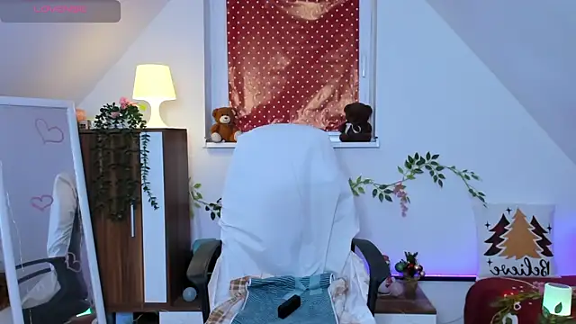 naughtymilane's cam snapshot