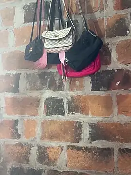 lady_and_charly's cam snapshot