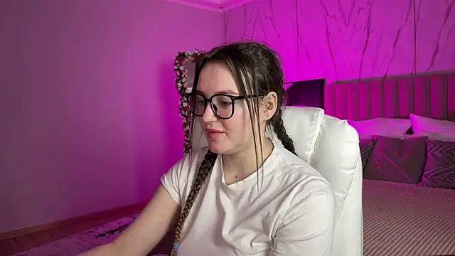 MoonlightLovee's cam snapshot