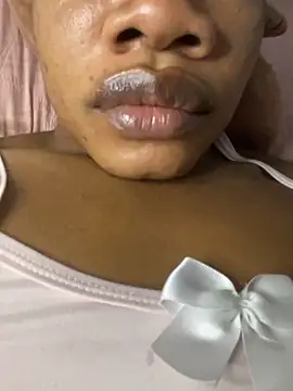 _yisela_'s cam snapshot