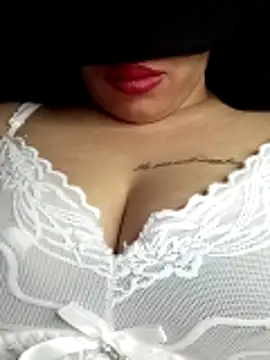 Zouzou_sexy's cam snapshot