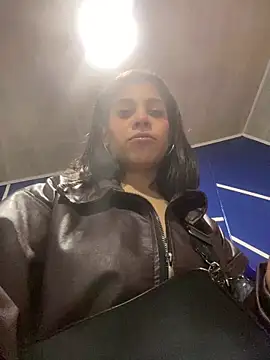 NINA_18_YEARS live sex cam