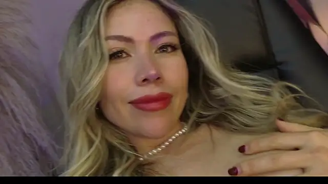 Ammy_Castro's cam snapshot