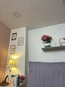 LauraRaider live sex cam