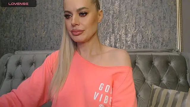 BlondieStar's cam snapshot