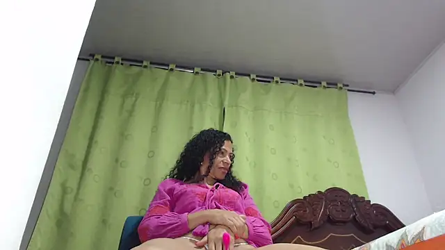 athenea_horny_wet's cam snapshot