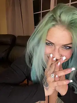 LittleMissEeve's cam snapshot