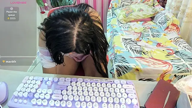 HornyAsianXxX's cam snapshot