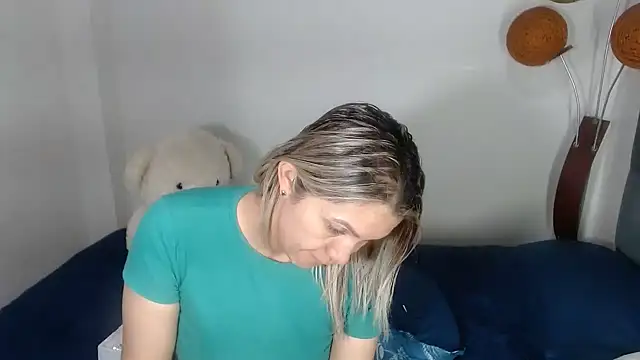 Chantal_hott's cam snapshot