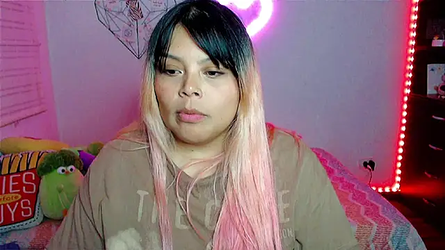 EllieMoonX's cam snapshot