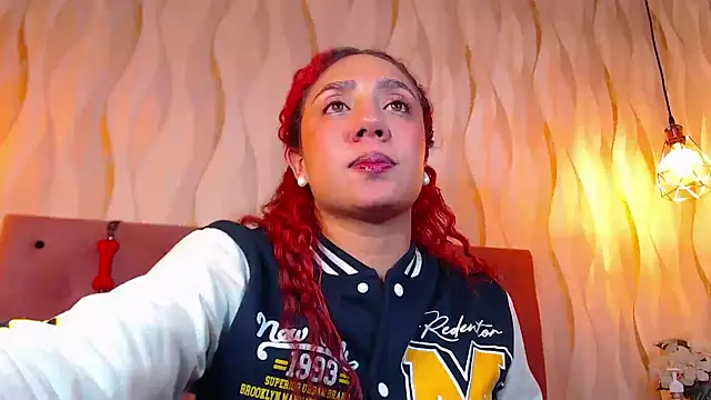 IsabelaLatina's cam snapshot