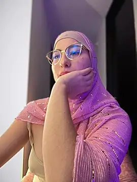 Badra_Abaid's cam snapshot