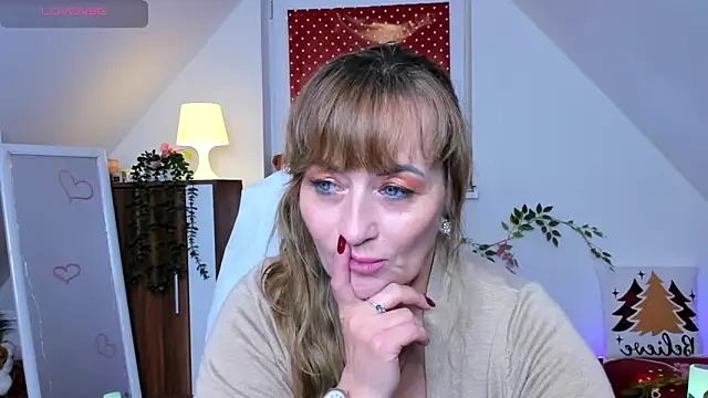 naughtymilane's cam snapshot