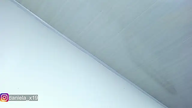 Daniela_x19's cam snapshot