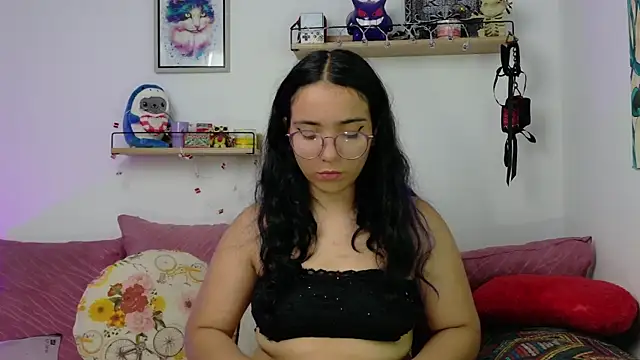 LucyDerby's cam snapshot