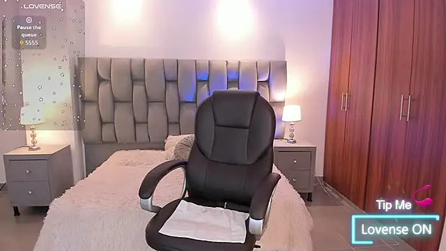 sarita_evanss's cam snapshot