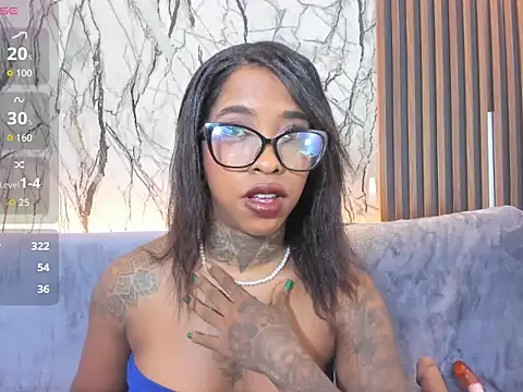 Pauline_Fox's cam snapshot