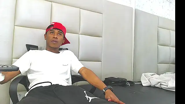 TonnyMarck live sex cam