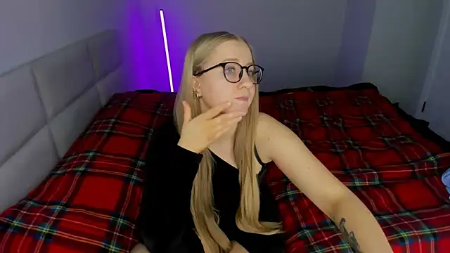 MilanaJune's cam snapshot