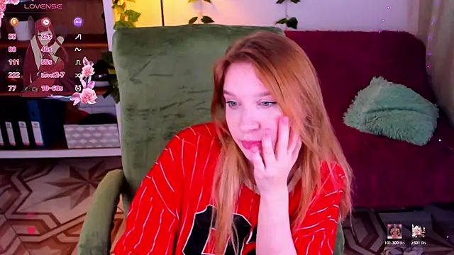 KarambaMoon's cam snapshot