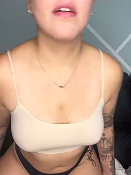 Dakota_Bailey's cam snapshot