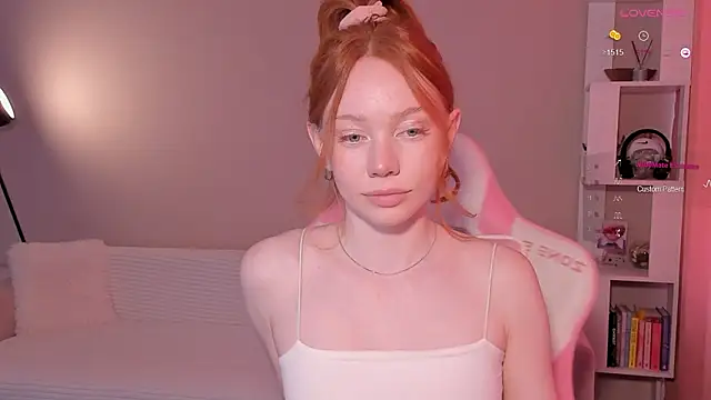 Elisahsthetics's cam snapshot