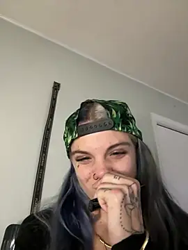 ittybittymeryssa live sex cam