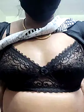 yamini1431 live sex cam