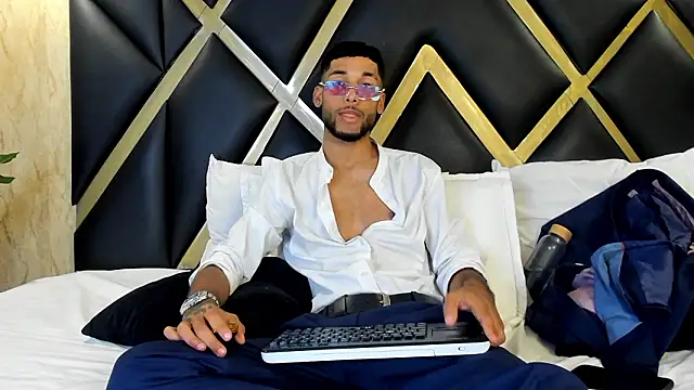 Thiagoferreti live sex cam