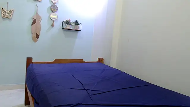 ashlyanaldeep18's cam snapshot