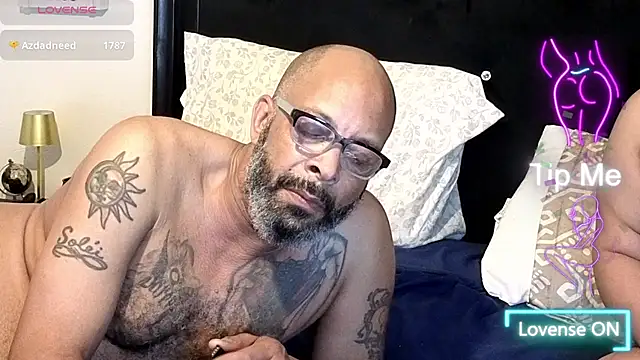 MrAndMrsCrook live sex cam