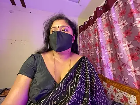 LouleyRanii live sex cam