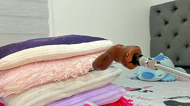 Elizabeth_18_'s cam snapshot