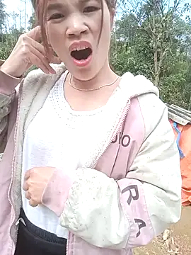 nangmo's cam snapshot