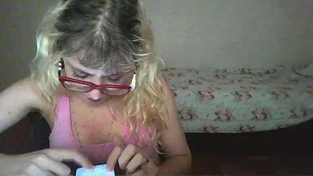 BlondieTami's cam snapshot