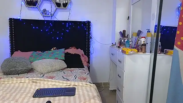 charlotte_077's cam snapshot