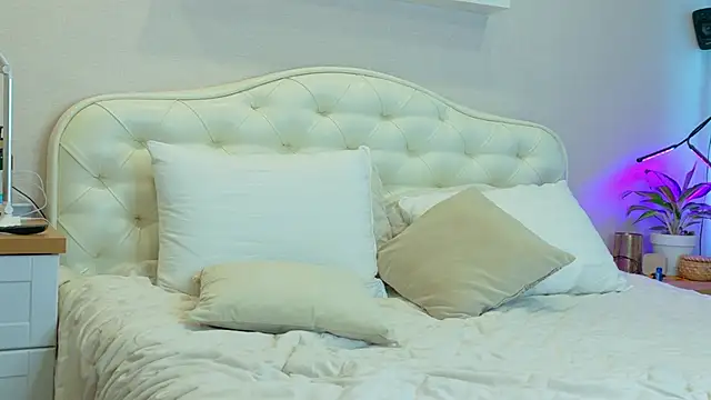 LadySweetWife's cam snapshot