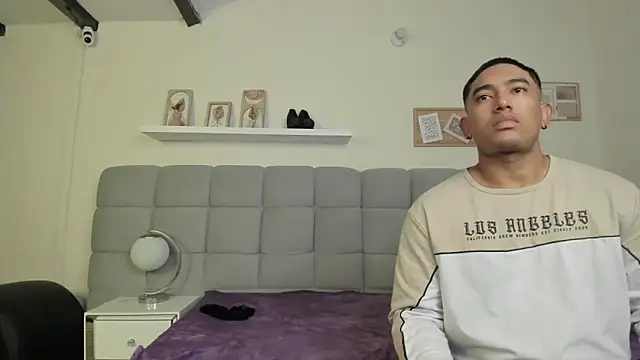 erotic_sins's cam snapshot