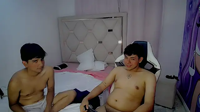Maxwell_boys live sex cam