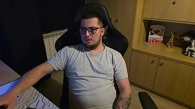 kevinnlovelly live sex cam