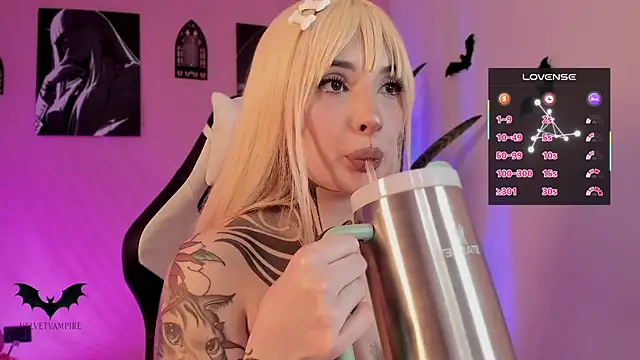 VelvetVampiree's cam snapshot