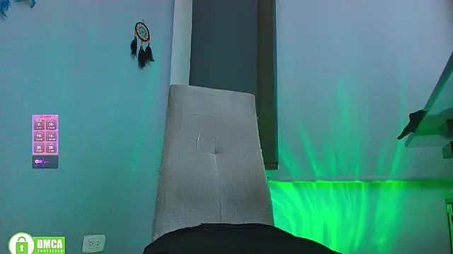 carla_rossin's cam snapshot