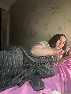 Naughtbaby_2025's cam snapshot