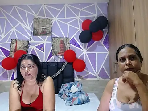 Danna_and_sharon's cam snapshot