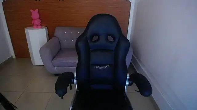 emma_adams_t's cam snapshot