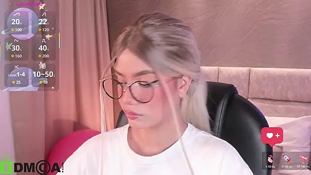 Arinextdoor's cam snapshot