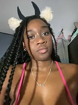 EscorpiLeoncita live sex cam